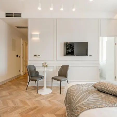 Gasthuis Luxury L'avenue 2 Split