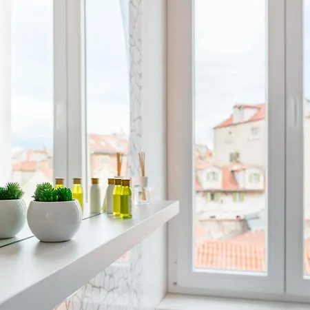 Gasthuis Luxury L'avenue 2 Split