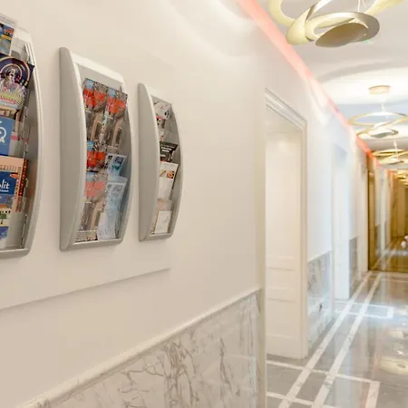 Luxury L'avenue 2 Πανσιόν Σπλιτ