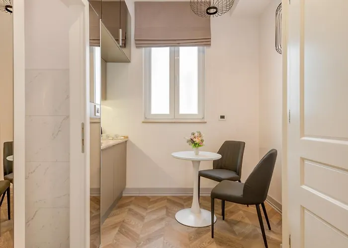 Luxury L'avenue 2 4*