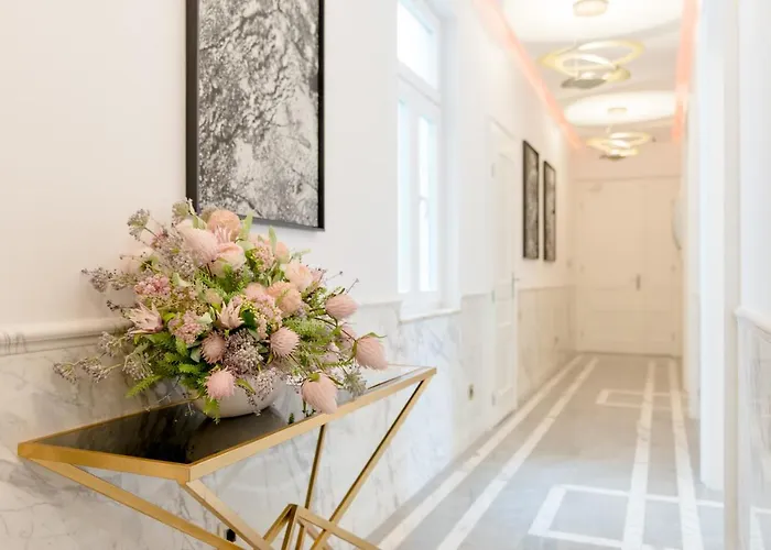 Luxury L'avenue 2 4*